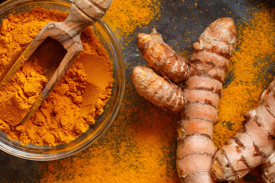 Come assumere la curcuma per sgonfiare in modo naturale