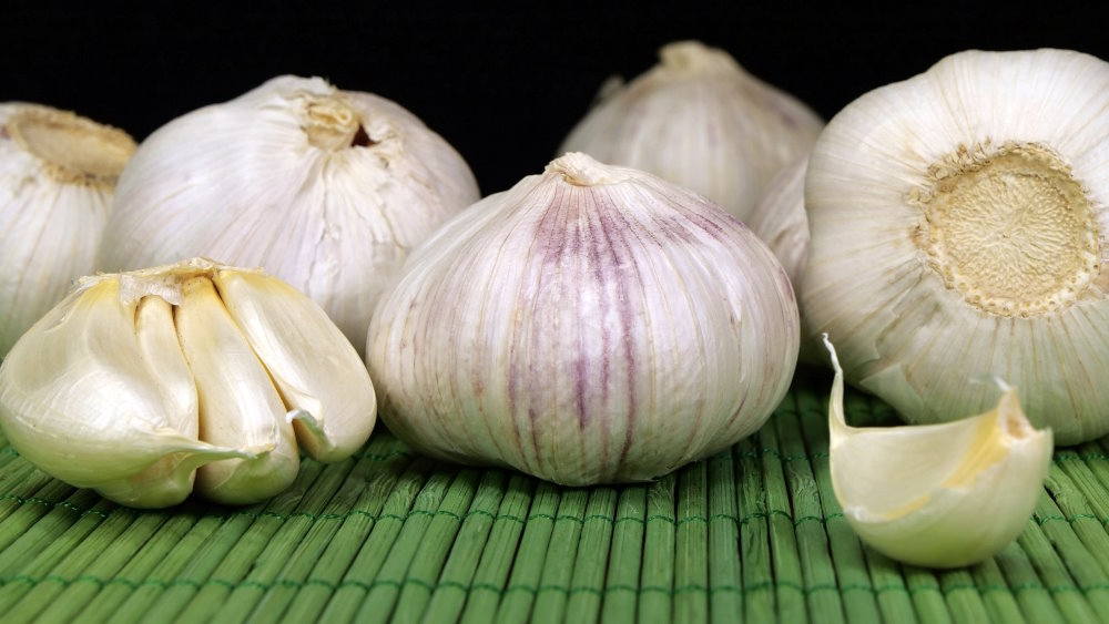 Vantaggi dell'estratto di aglio deodorato sull'aglio crudo